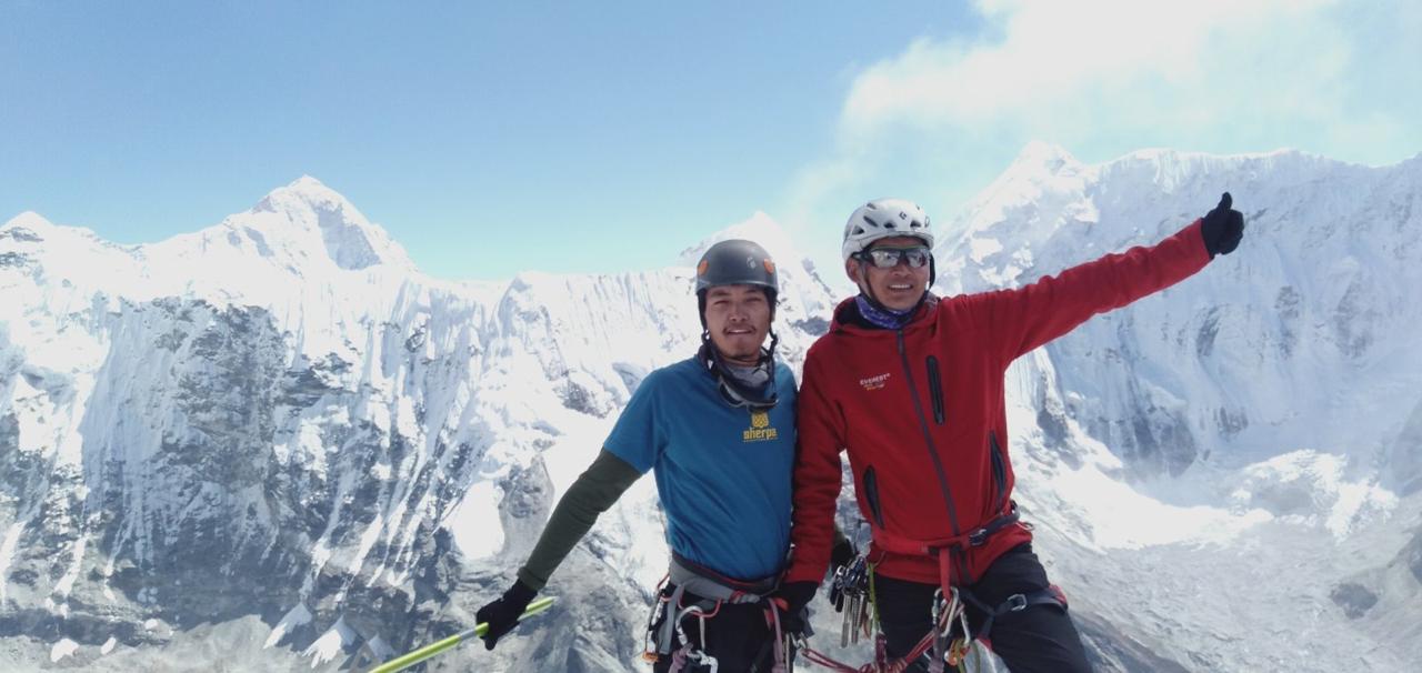 Island Peak 6,165m Climb