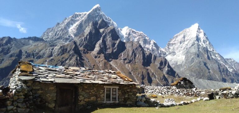 Everest Trek Chikung