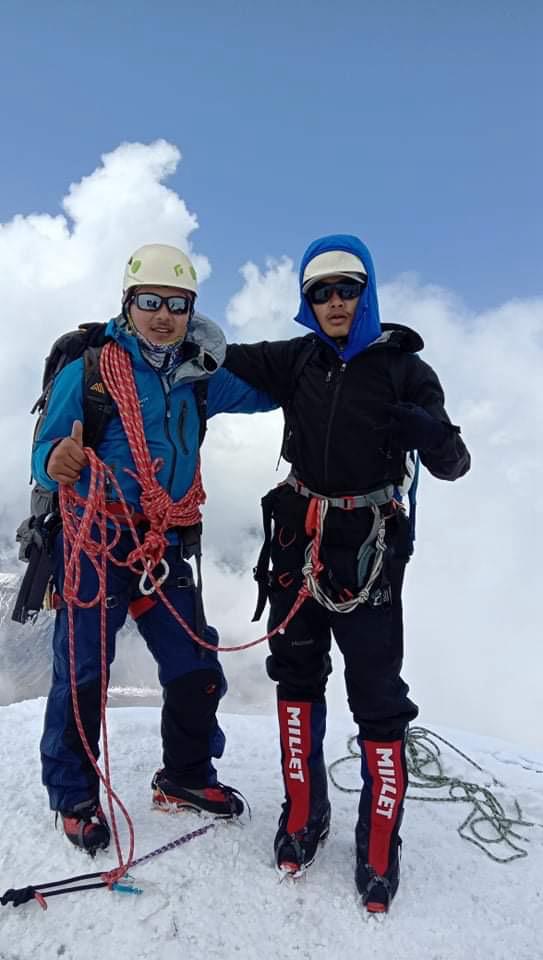 Lobuche Summit